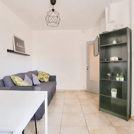 Nice 1 Bed 50m From The Beach In Apartment *