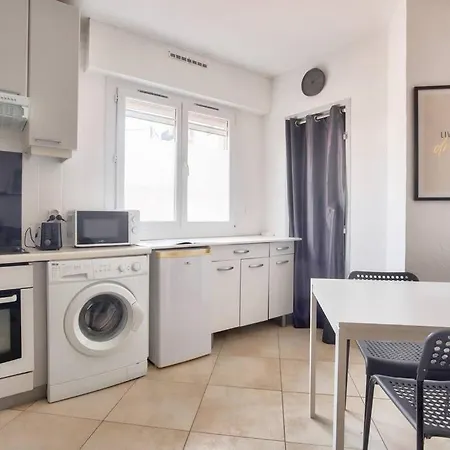Nice 1 Bed 50m From The Beach In Apartment *