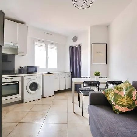 Nice 1 Bed 50m From The Beach In Apartment *