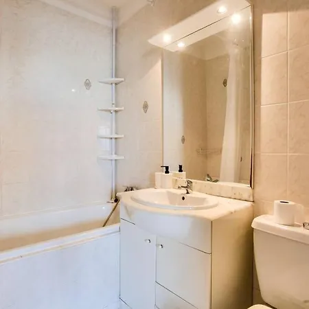 Nice 1 Bed 50m From The Beach In Apartment