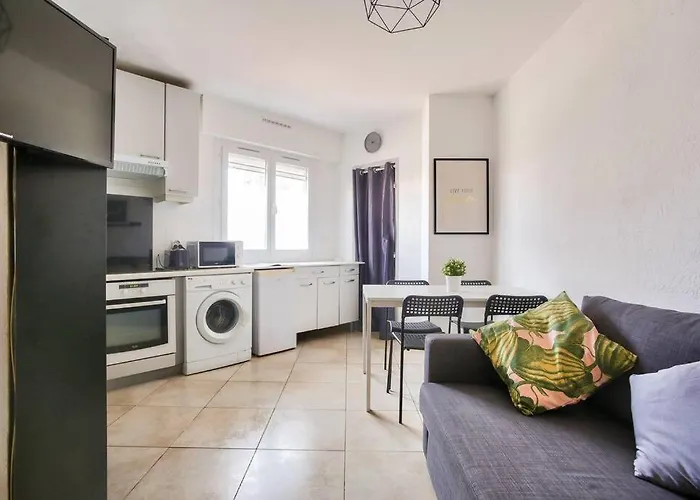 Nice 1 Bed 50m From The Beach In Lejlighed *