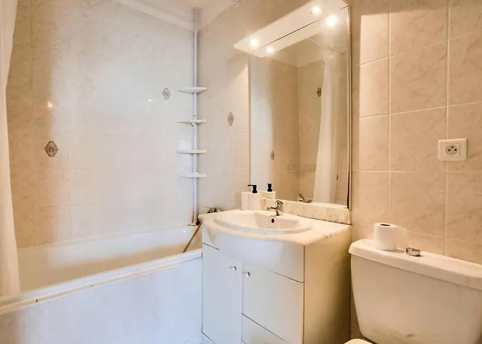 Nice 1 Bed 50m From The Beach In Lejlighed
